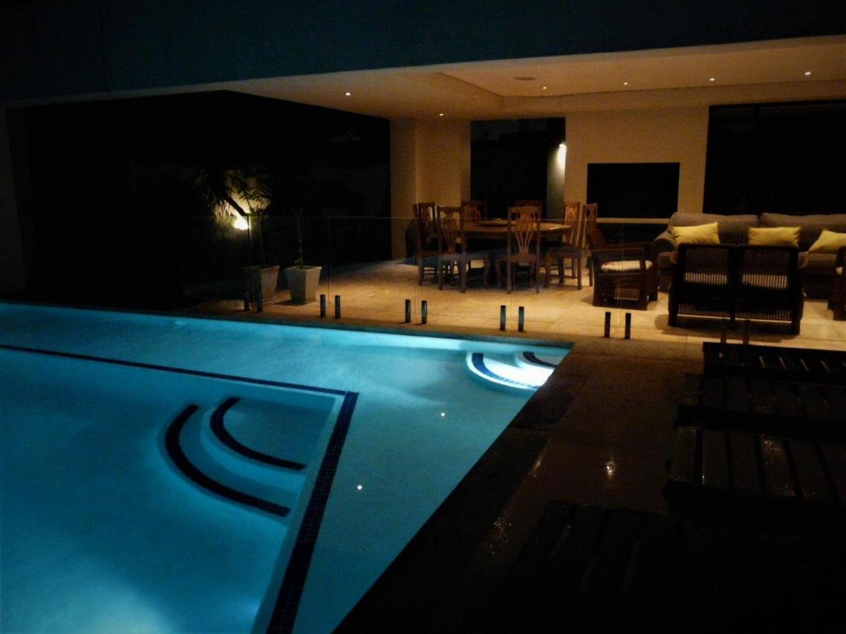Laluxe Hotel Дърбан Екстериор снимка